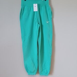 Nike NWT Womens Green Sweatpants Oversized Fit High Rise XS Retails 65.00